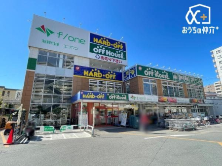 周辺環境 所沢元町郵便局 徒歩5分。【郵便】9:00～17:00【貯金】9:00～16:00【ATM】9:00～17:30、土9:00～12:30 P2台 400m