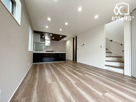 周辺環境 ベルク　関沢店 徒歩7分。営業時間9：00～0：00　駐車場の広いスーパーです。 510m