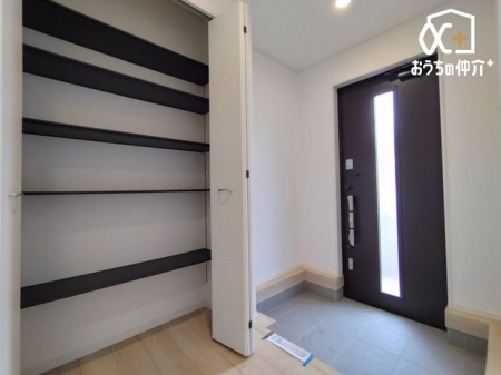 玄関 -