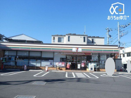 周辺環境 セブンイレブン 所沢東住吉中央店 徒歩8分。24時間営業なので、急なお買い物にも便利です。飲食物や軽い日用品を販売しております。駐車場；有 600m