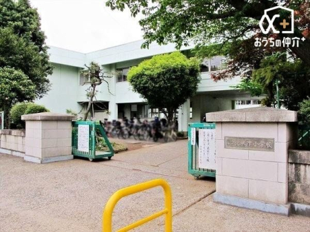 周辺環境 所沢市立北秋津小学校 徒歩9分。開発が進む所沢の人気な北秋津エリアの小学校でございます。 生徒数も多いです！ 690m