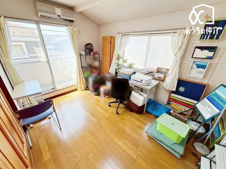 その他内観 広々としたクローゼット付きの洋室で、季節の洋服や小物もスッキリ収納。ゆとりある空間で、快適にお過ごしいただけます。