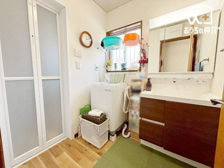 洗面台・洗面所 ～Wash room～大きな洗面　家族みんなが毎日使う洗面室。忙しい朝には使いやすい洗面で、ステキな一日のスタートをきりましょう。