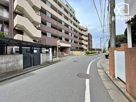 その他 閑静な住宅地で子育て家族にピッタリ。毎日のお散歩も快適な緑に恵まれたエリアで、自然に包まれた穏やかな暮らしを実現するための、ゆとりある住環境が整っています。