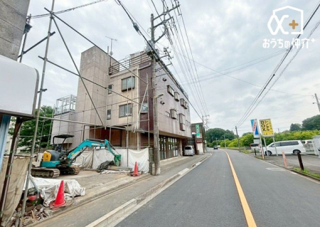 現地外観写真 北側前面道路は広々８ｍ公道です。