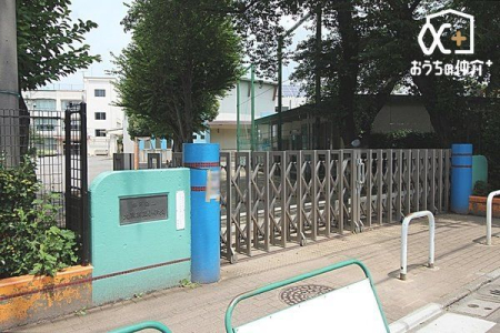 周辺環境 練馬区立大泉第三小学校 徒歩3分。「よく考え進んでやり抜く子」「仲良く力を合わせる子」「健康で明るい子」を目指す子ども像としています。 170m
