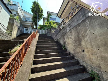 現地土地写真 生活環境の良好な閑静な住宅地です。ゆったり暮らしたい方にもおすすめのエリアです。お買い物施設も充実。