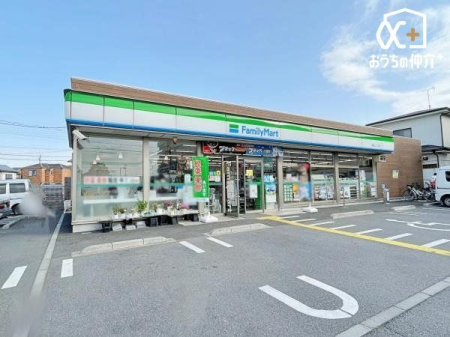 周辺環境 徒歩4分。【ファミリーマート新狭山二丁目店】24時間営業　駅から近い便利なコンビニ　駐車場：あり 310m