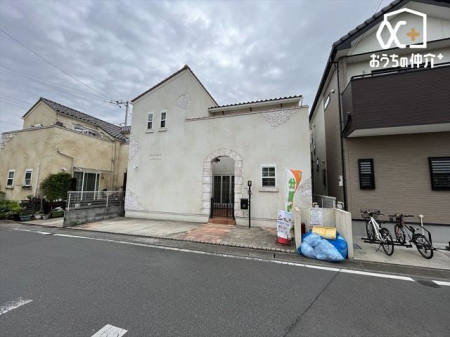 現地外観写真 落ち着いた住環境です。