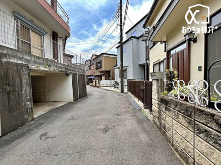 現地外観写真 子育てファミリーはもちろん、ゆったりと暮らしたい方にもおすすめしたい、落ち着いた住環境になっております。