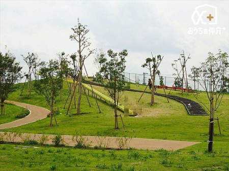 周辺環境 東京都立東伏見公園 徒歩12分。開園面積：約50200平方メートル 施設：多目的広場、すべり台、遊具、健康遊具、デッキ 920m