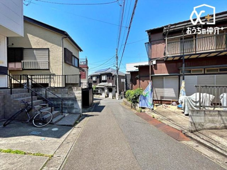 現地土地写真 子育てファミリーはもちろん、ゆったりと暮らしたい方にもおすすめしたい、落ち着いた住環境になっております。