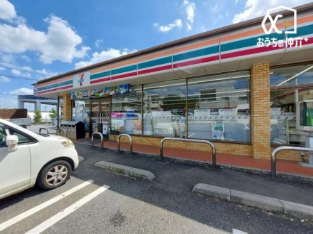 周辺環境 セブンイレブン 川越下赤坂店 徒歩8分。駐車場が広いコンビニエンスストア 570m