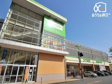 周辺環境 コープひばりが丘店 徒歩5分。営業時間：9:00-22:45　　定休日：1月1日、2日食料品や日用品を販売しているスーパーです。駐車場：あり 350m