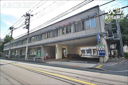 周辺環境 医療法人財団緑秀会田無病院 徒歩11分。診療時間：午前 9:00～　午後 13:30～ 休診日：土曜午後、日、祝日、年末年始、 880m