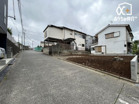 現地土地写真 東側接道の様子です