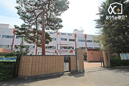 周辺環境 新座市立新座中学校 徒歩34分。市内の中学校で最も伝統あふれる新座中学校！ 平林寺や野火止用水、緑の雑木林に囲まれた風情あふれる新座中学校！！！ 2670m