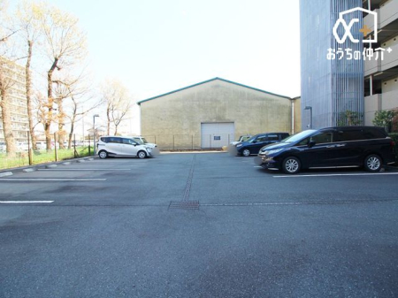 駐車場 敷地内駐車場（空き状況は担当者にご確認ください）