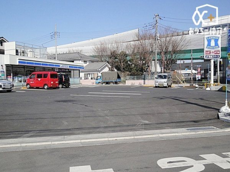 周辺環境 ローソン練馬大泉町五丁目店 徒歩6分。24時間営業なので急なお買い物にも便利です。公共料金の支払いや宅配便の荷受け、荷物の受け取りにも利用できます。 460m