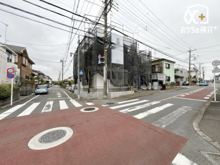 周辺環境 ファミリーマート　東村山富士見町店 徒歩3分。【営業時間】24時間営業【駐車場】あり 230m