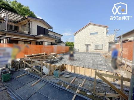 周辺環境 ドラッグセイムス秋津店 徒歩2分。 90m