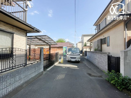 周辺環境 東村山市立秋津小学校 徒歩10分。【通学 区域】久米川町一丁目（一部）、五丁目（一部） 秋津町二丁目（一部）、三丁目、四丁目（一部） 790m