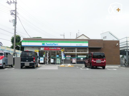 周辺環境 ファミリーマート　東村山八坂駅前店 徒歩3分。【営業時間】24時間営業【駐車場】あり 210m