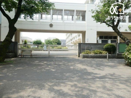 周辺環境 東村山市立東村山第一中学校 徒歩11分。【通学　区】萩山町三丁目（一部） 栄町二丁目（一部）、三丁目6から33 富士見町一丁目、二丁目、三丁目(一部)、五丁目 880m