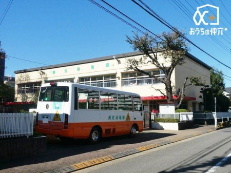 周辺環境 美住幼稚園 徒歩12分。【営業時間】24時間営業 【駐車場】あり 890m