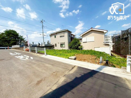周辺環境 徒歩9分。【ファミリーマート入間上藤沢店】営業時間24時間。車椅子対応の駐車場。お支払い：クレジット カード。 700m