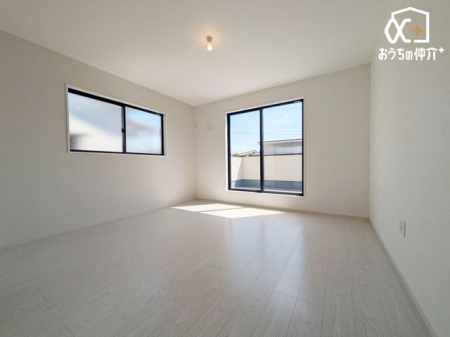 寝室 バルコニーに面しているお部屋です。