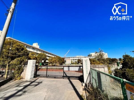 周辺環境 諏訪小学校 徒歩10分。山室1-2、諏訪1-2、鶴馬1、羽沢、大字鶴馬の一部区域 740m
