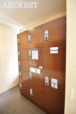 その他 留守時にも荷物が受け取れる宅配ボックス