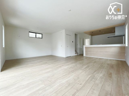 リビング LDKは22帖ワンフロアで使用しても良し、間仕切りしてLDK＋1ルームとしても良し！