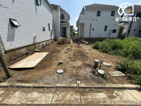 現地外観写真 北東側新設道路の様子