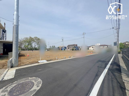 現地外観写真 南東側約6.0ｍ道路の様子