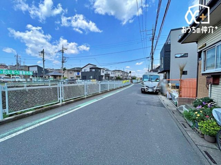 現地外観写真 子育てファミリーはもちろん、ゆったりと暮らしたい方にもおすすめしたい、落ち着いた住環境になっております。