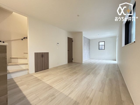 周辺環境 セブンイレブン　小平駅南店 徒歩9分。 660m
