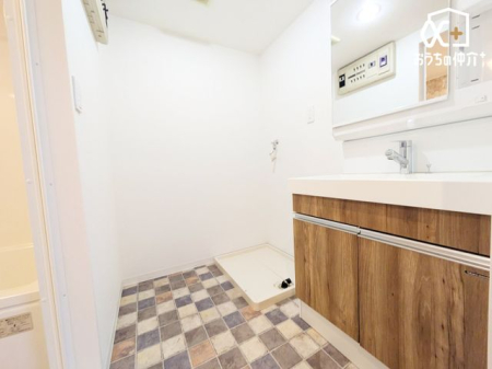 洗面台・洗面所 ～Wash room～大きな洗面　家族みんなが毎日使う洗面室。忙しい朝には使いやすい洗面で、ステキな一日のスタートをきりましょう。イプの洗面化粧台