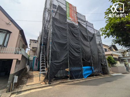周辺環境 マミーマート所沢山口店 徒歩12分。品揃え豊富なスーパーマーケットでございます。近隣の方々でいつも賑わっております。駐車場も広いです。 910m