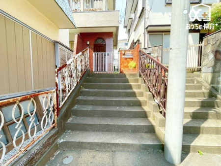 周辺環境 所沢市立小手指中学校 徒歩17分。西武池袋線「小手指駅」近くの広々とした敷地がある中学校でございます。周辺からの評判も良いです！ 1290m