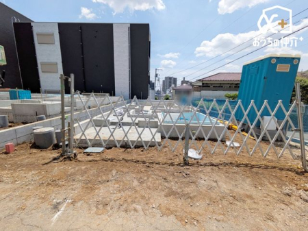 現地外観写真 静かで落ち着いた環境が魅力の閑静な住宅街。騒音の少ないエリアで、ゆったりとした毎日をお過ごしいただけます。