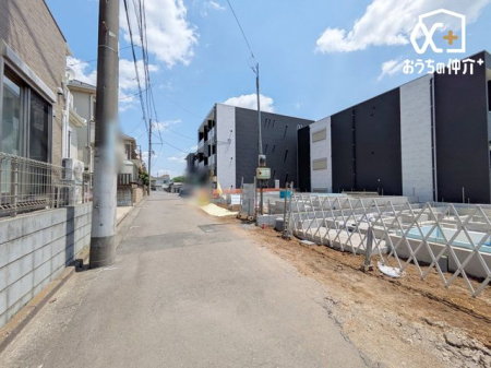 現地外観写真 騒音や排気ガスの心配が少なく、ゆったりと過ごせる安心の住宅地です。