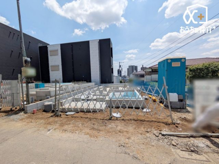 現地外観写真 戸建て住宅ならではの静かでプライベートな空間は、心地よい暮らしを求める方に最適。ペットとのびのび暮らせるのも魅力です。