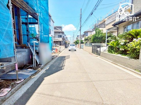 現地外観写真 車通りの少ない落ち着いた住環境です。小さなお子さまをお持ちのご家族も安心です。