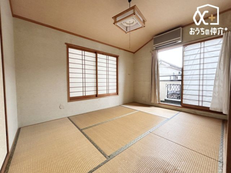 その他内観 バルコニーに面した6.75畳の和室です
