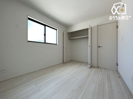 その他内観 多目的に使える洋室です。