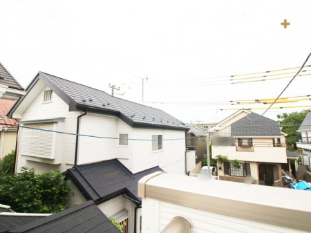 周辺環境 ドラッグセイムス西東京保谷店 徒歩8分。営業時間：9:00-21:45 医薬品や日用品、食品など販売しています。 駐車場有(9台) 590m