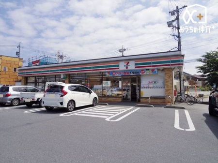 周辺環境 セブンイレブン　所沢泉町店 徒歩2分。【24時間営業】ゆったりとした駐車場があります 130m