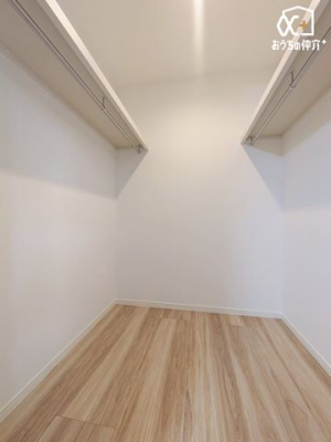 周辺環境 ウエルシア所沢けやき台店 徒歩4分。駐車場が広く行きやすい薬局でございます。取扱商品も豊富です。 300m